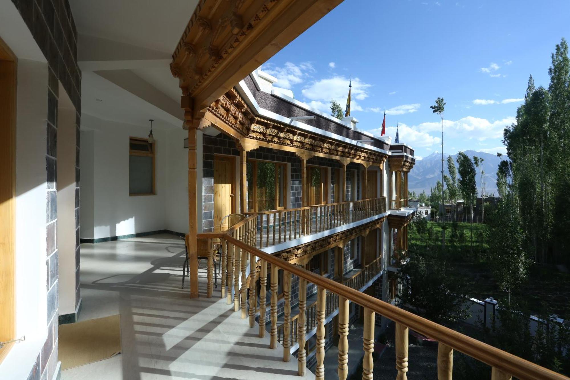 Hotel Lhalingkha Leh Luaran gambar